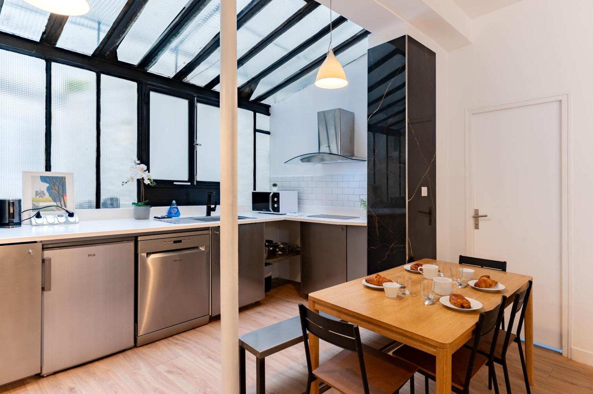 St Germain Sartre Chicsuites باريس المظهر الخارجي الصورة